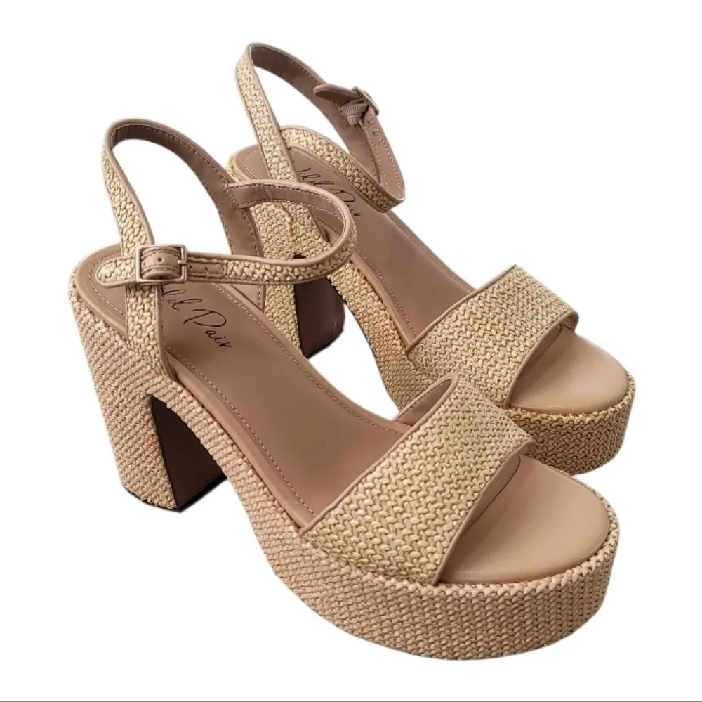 Wild Pair Beige Ankle Strap  Platform Sandals Size 11 NWOT